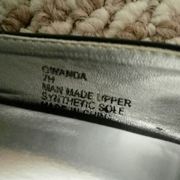 Black high heels - Picture 3 of 3